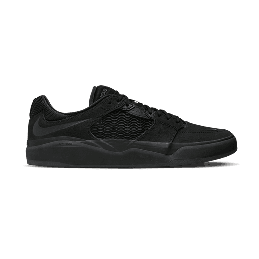 Nike air revaderchi triple black hotsell